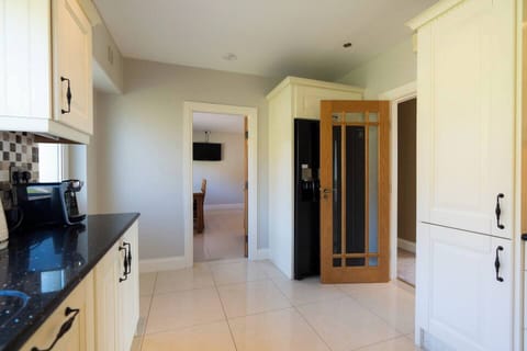 192b26b2-a902-41a7-b31e-50fdff182537