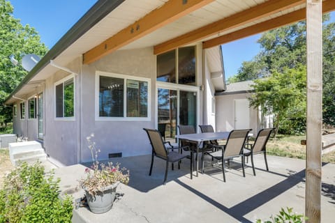 Granite Bay Vacation Rental | 3BR | 2BA | 1,458 Sq Ft | 1 Small Step for Access