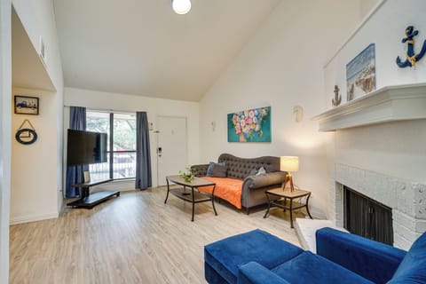 Dallas Vacation Rental | 1BR | 1BA | 900 Sq Ft | Stairs Required to Enter