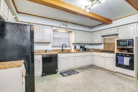 Kitchen | Dishwasher