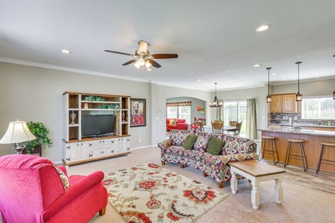 Aztec Vacation Rental | 4BR | 2BA | 2,000 Sq Ft | 4 Steps to Enter