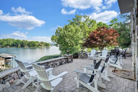 Welcome to Hastings on Hickory on Smith Mountain Lake!