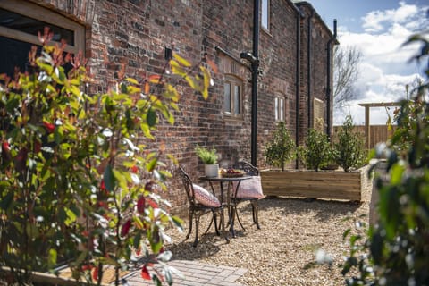 Divico, nr York: Private patio and seating area