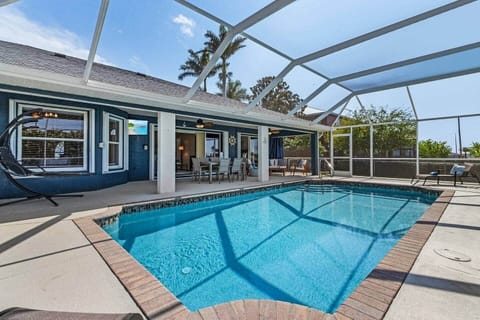 Heath Pool & Screened Lanai