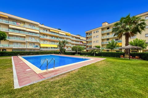 Holiday Home Swimming Pool