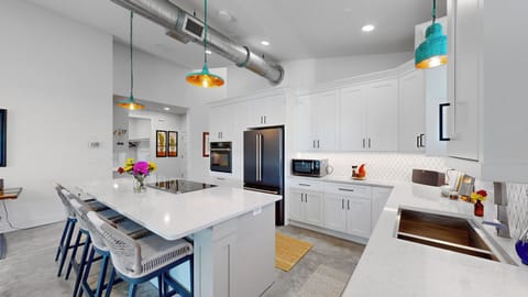 Fully equipped kitchen