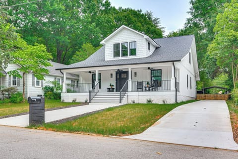 Lexington Vacation Rental | 3BR | 2.5BA | 2,600 Sq Ft | Stairs to Enter