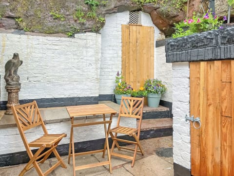 Patio | Robins Nest, Leek
