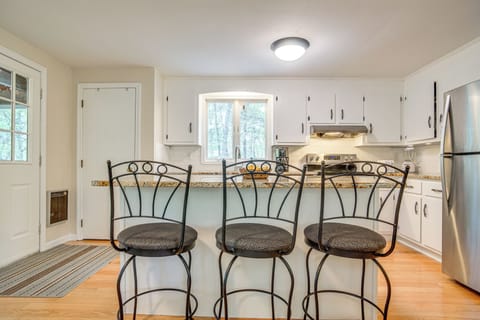 Kitchen | Main Level