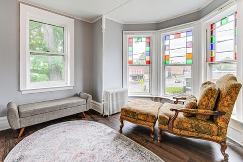 Sitting Area | 2nd Floor