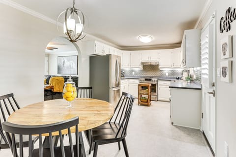 Dining Area | Dishware & Flatware