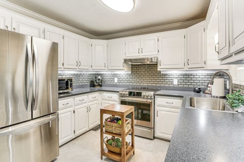 Kitchen | Dishwasher | Keurig & Drip Coffee Makers