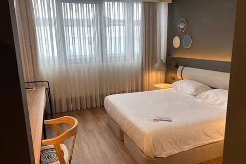 Unit with 2 Twin size beds
