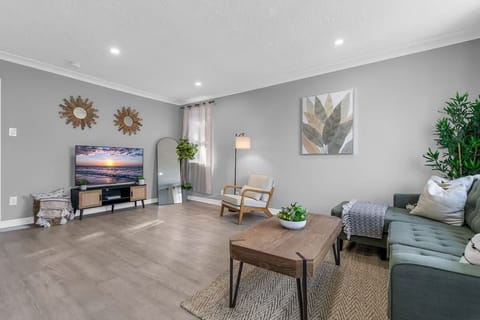Living room
