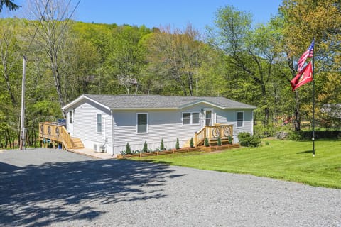 Callicoon Vacation Rental | 2BR | 1BA | 4 Steps to Enter | 850 Sq Ft