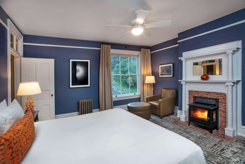 Historic King Suite Bedroom