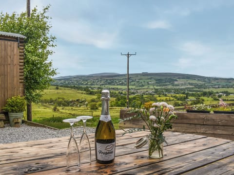 Sitting-out-area | Bracken Hut at Copy House Hideaway, Earby