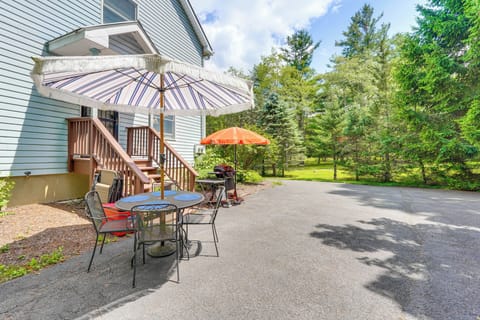 Hunter Vacation Rental | 3BR | 2BA | 900 Sq Ft | 7 Steps to Enter