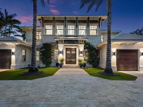 Exquisite home, stunning location