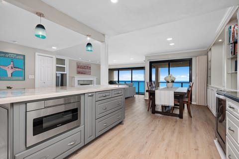 Kitchen, Dining and Living