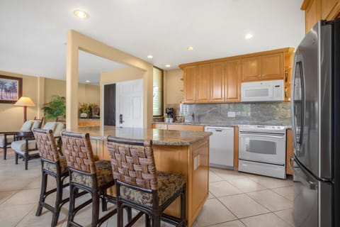     The barstools nearby are like curious onlookers—ever-ready to catch up on the latest breakfast banter WEV-2009