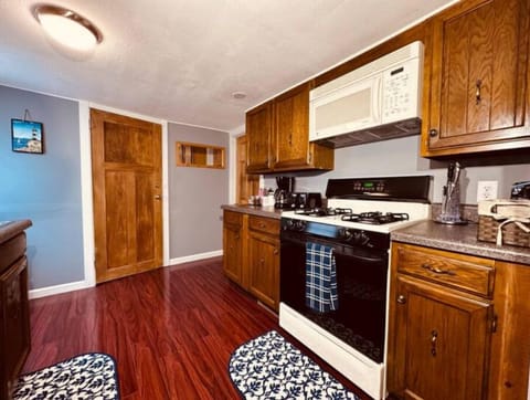 Full kitchen with amenities