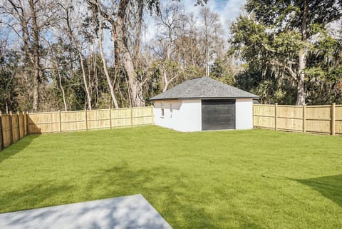 Fully fenced and allow your furry friends roam freely.