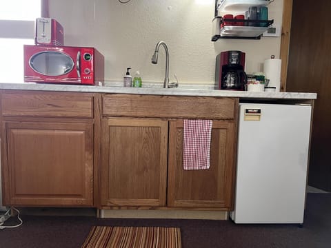 Paradise queen Studio 1 with mini kitchenette