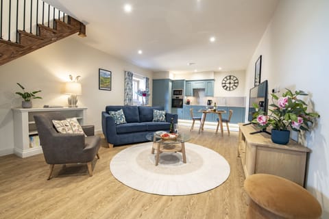 Solaris, nr York: Open-plan living/dining/kitchen area