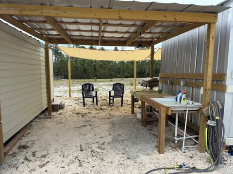 Fish cleaning station