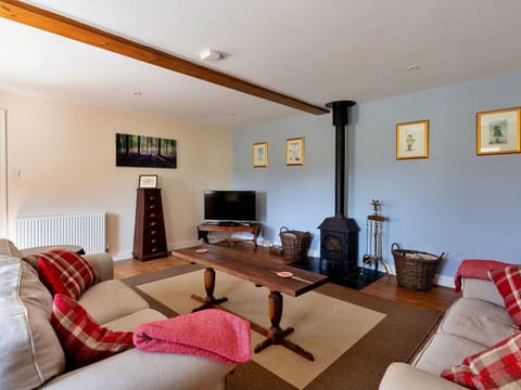 Furniture, Interior Design, Flooring, Wall, Wood, Floor, Ceiling, Room, Living Room, Table