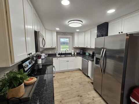 Well-equipped, spacious kitchen is perfect for some fun vacation meals