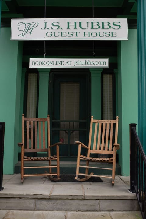 JS Hubbs Guest House Front Porch