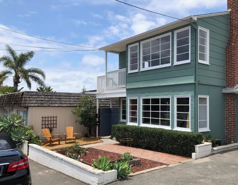 Front of home - it's the top condo! Front yard is shared with one other condo.