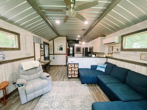 Spacious living room! 