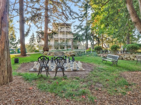 Exterior Life Size Chess