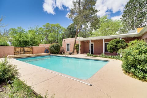 Seasonal Pool (Closed Nov 1st-Mar 31st, Heated w/ Fee)