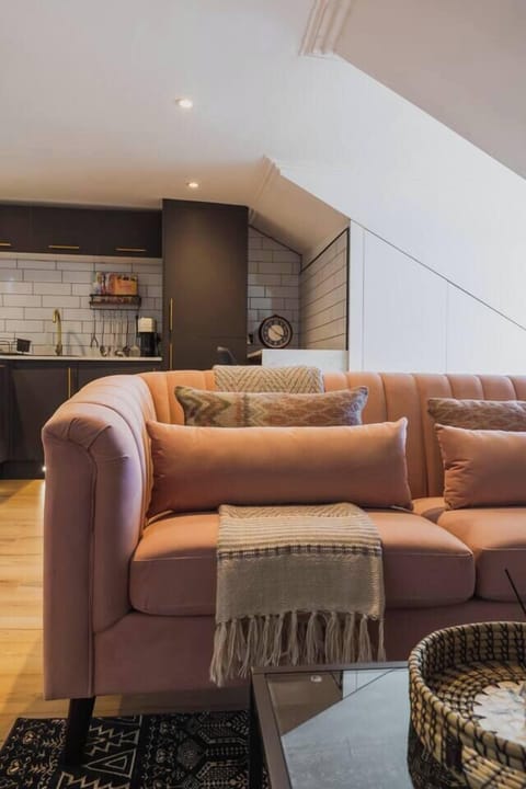 f42c7af2-d47c-41fb-b24e-aaa1ff195e57