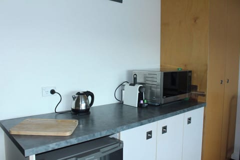 Tamar Ridge Apartments - The Lookout - Separate Studio Bedroom with Tea & Coffee making facilities