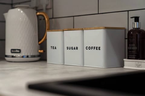 33b8a4f5-bc38-4f17-8bdd-26aad6fa6af9