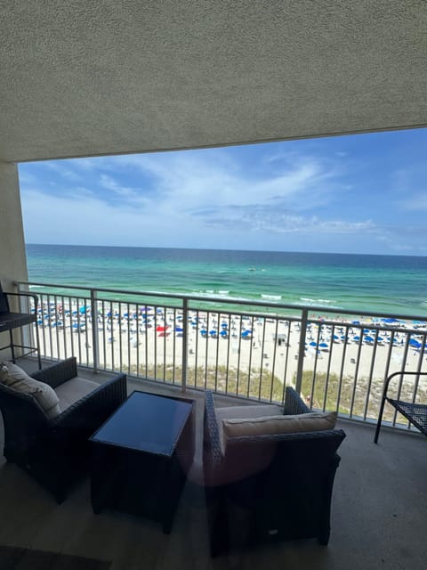 VIEW FROM THE LIVING ROOM/PATIO TO THE BEACH