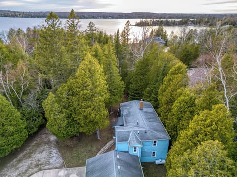 proximity to cave point and Clark Lake!