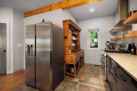 Full Spice Rack including Sugar, Brown Sugar, Flour, and Olive Oil Provided.