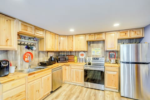 Kitchen | Cooking Basics | Keurig Coffee Maker | 1st Floor
