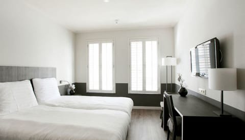 Unit with two Twin beds