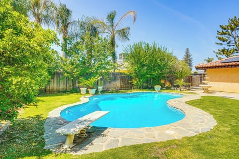 Bakersfield Vacation Rental | 3BR | 2BA | 1,499 Sq Ft | Small Step to Enter