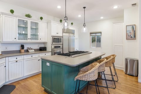 Modern and sleek kitchen area.