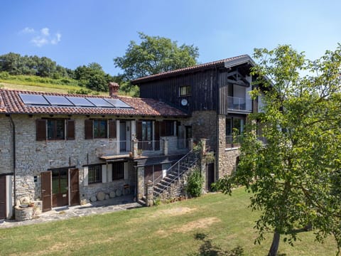Building, Wall, House, Home, Architecture, Cottage, Residential Area, Shrub, Roof, Rural Area