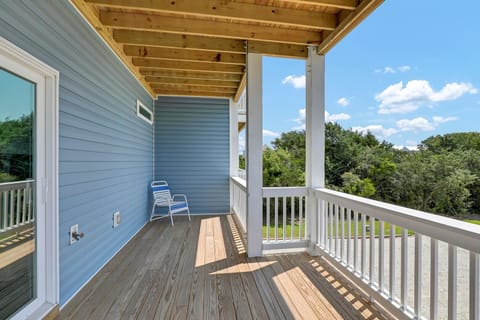 Front Deck - Ocean side - Floor 1