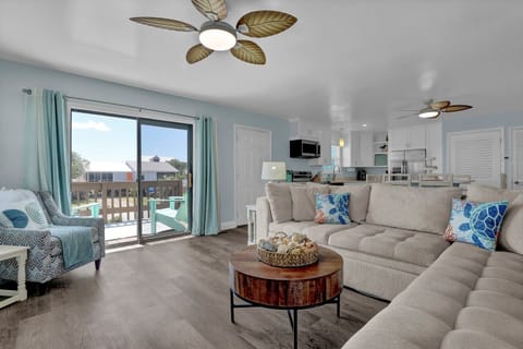 Living Area (3)